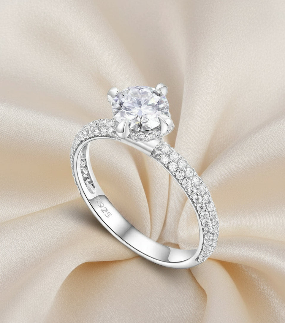 Solitare Round Cut Ring